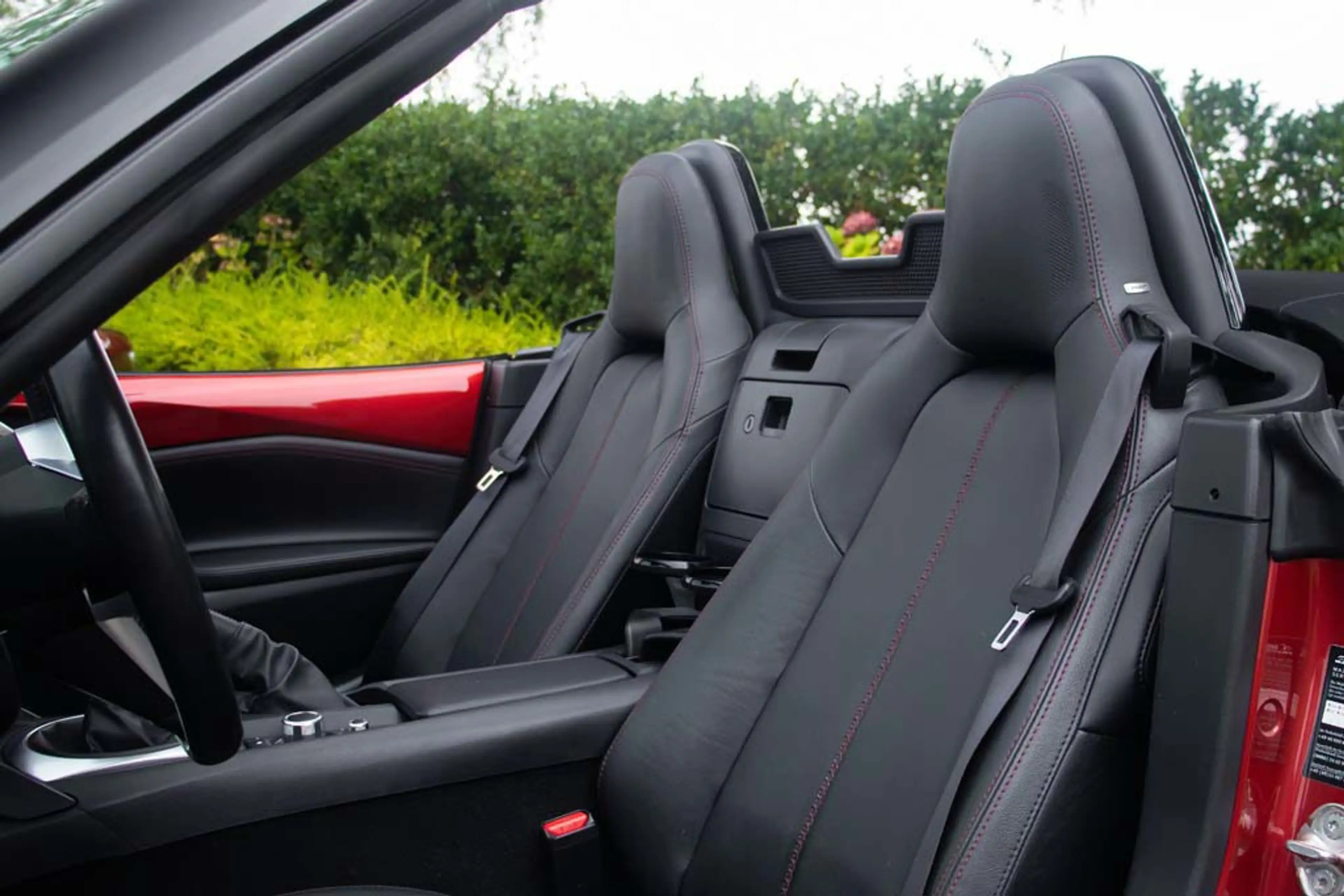 Mazda MX-5 ND 2.0l SkyActiv-G 160 GT-M Soul Red Metallic — photo 6