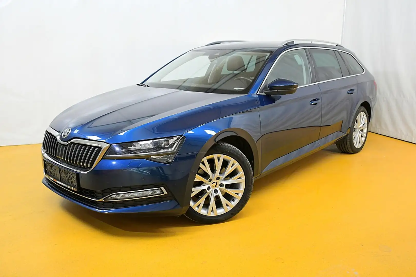 Skoda Superb Kombi 2,0 TDI Style DSG Albastru - 1