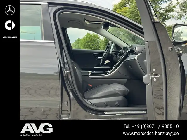 Mercedes-Benz C-Class view 11