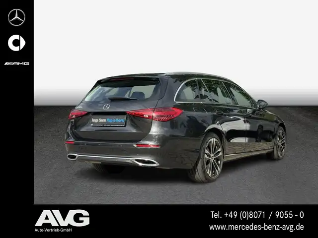 Mercedes-Benz C-Class view 4