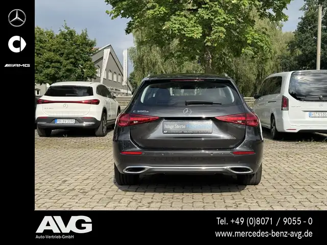 Mercedes-Benz C-Class view 5