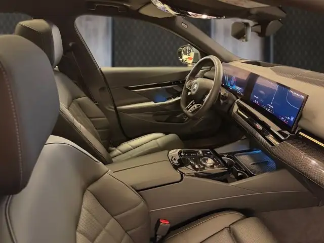 BMW 530 e xDrive Touring G61 XB1 Ansicht 6