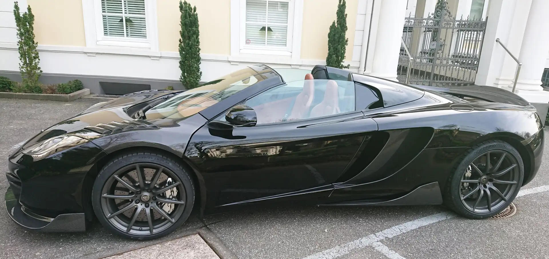 McLaren MP4-12C Spider    /    117.500,- EUR netto Zwart - 1