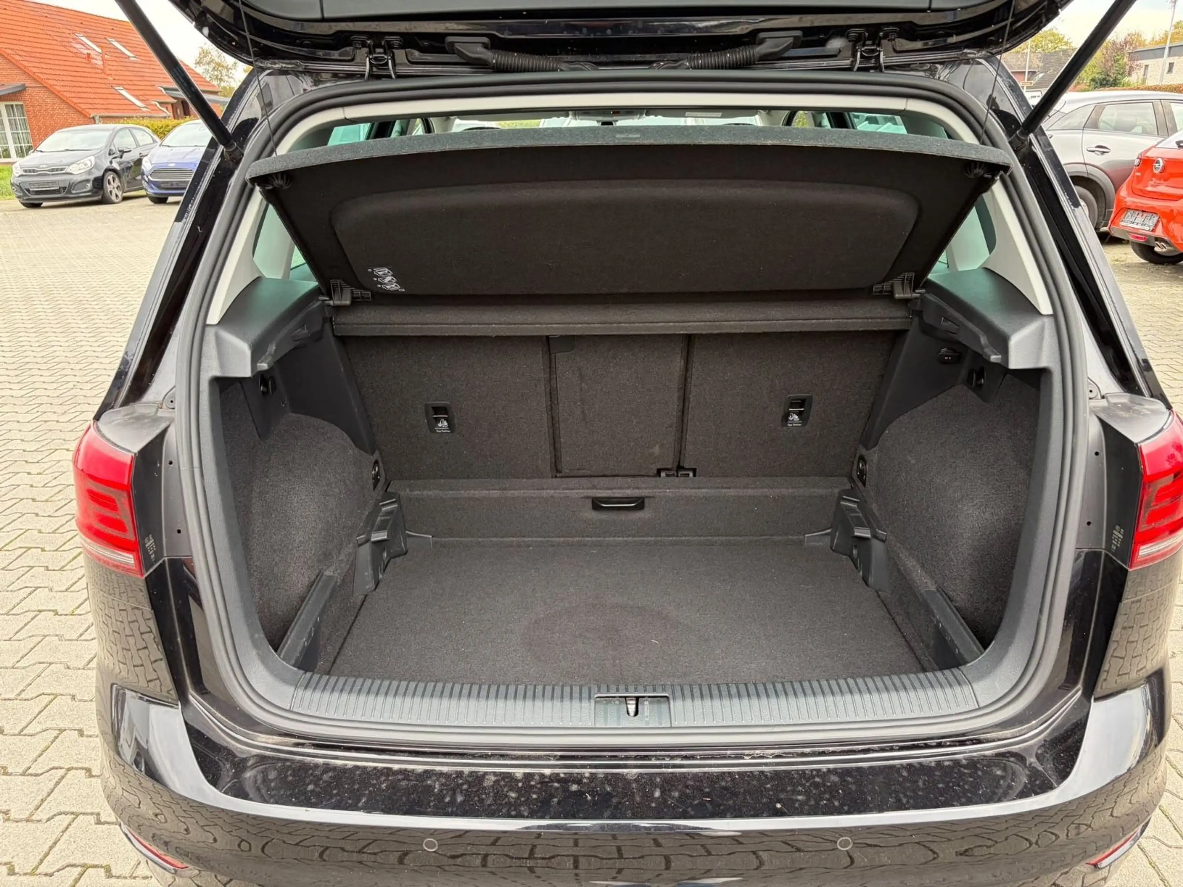 Volkswagen Golf Sportsvan VII Join — photo 18