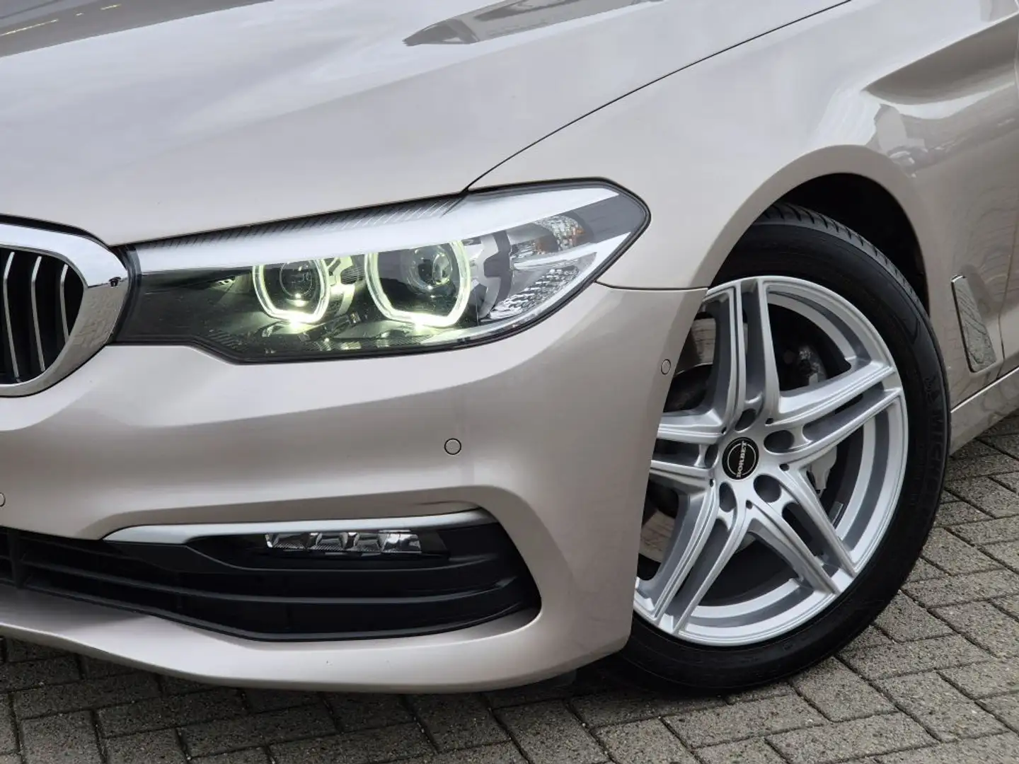 BMW 530 530d Touring Aut. Argent - 2