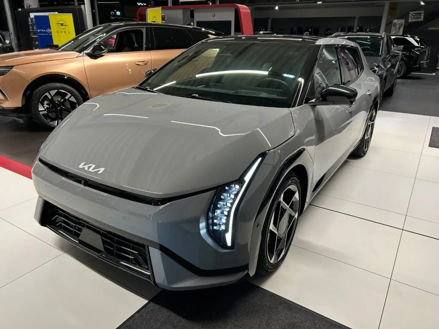 Kia EV4 Hatchback GT-Line Grau - 1