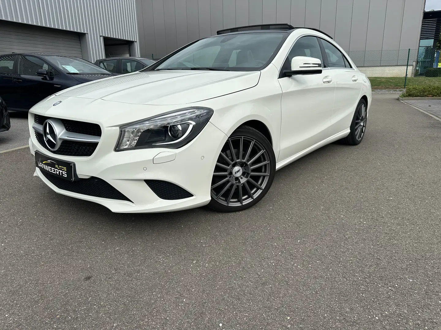 Mercedes-Benz CLA 180 Urban, 1.6 benzine, PANORAMISCH + OPEN DAK Blanco - 1