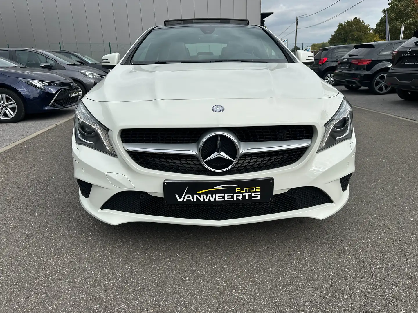 Mercedes-Benz CLA 180 Urban, 1.6 benzine, PANORAMISCH + OPEN DAK Blanco - 2