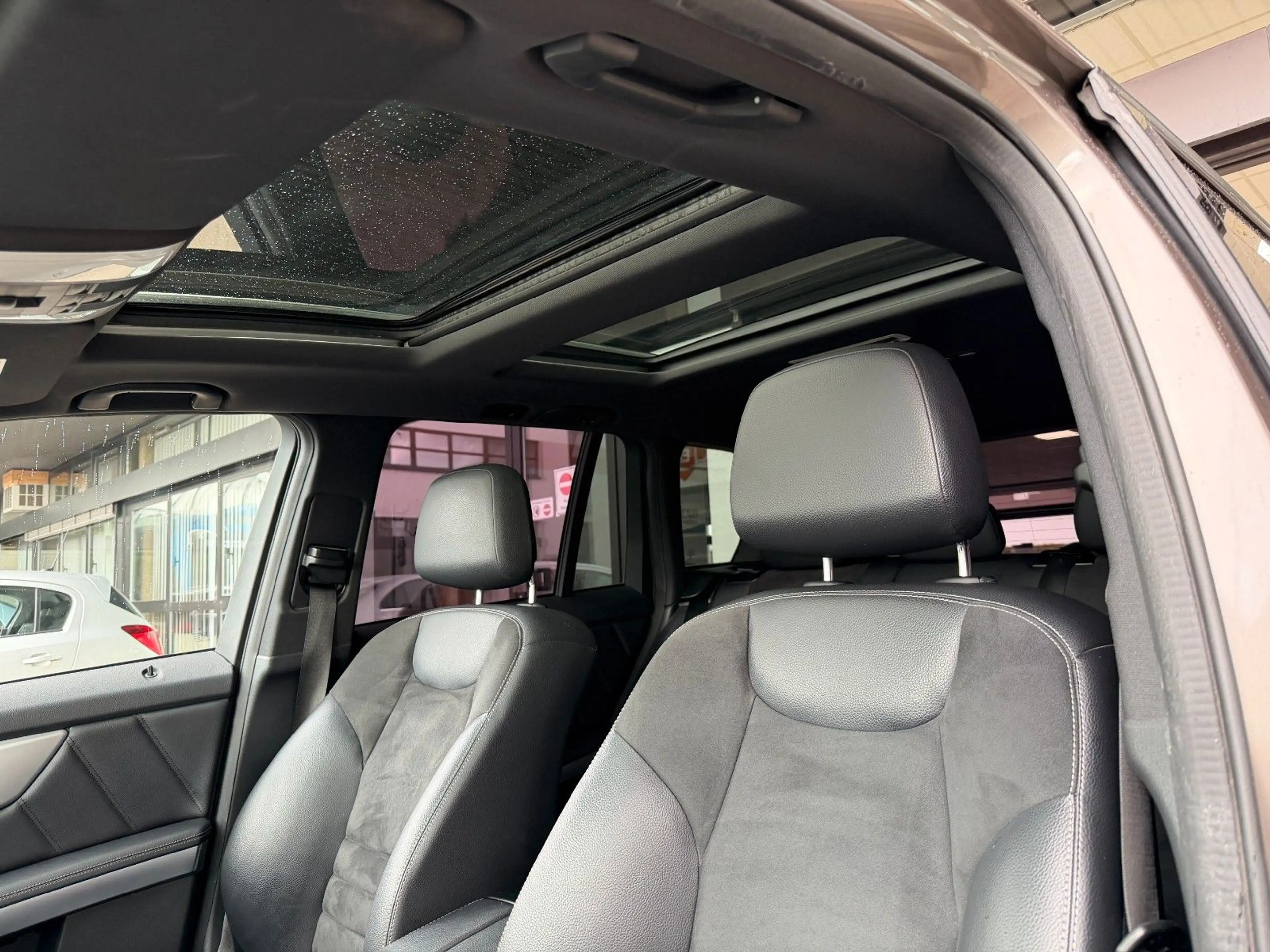 Mercedes-Benz GLK 350 CDI 4Matic/AMG/Navi/Panorama/360°/2.Hand — photo 12