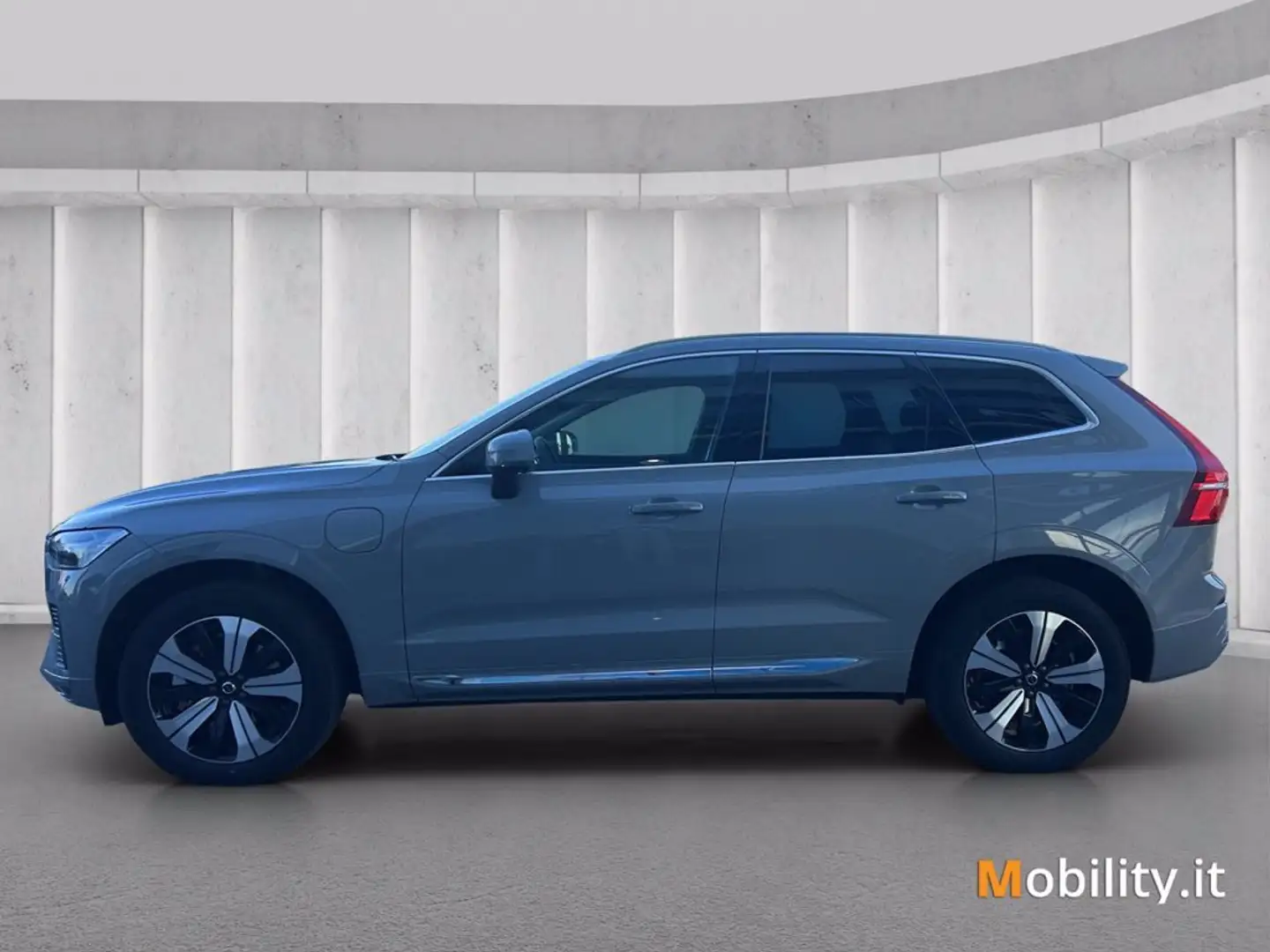 Volvo XC60 2.0 t6 recharge phev obc 6,4kW Plus Bright awd aut Grigio - 2