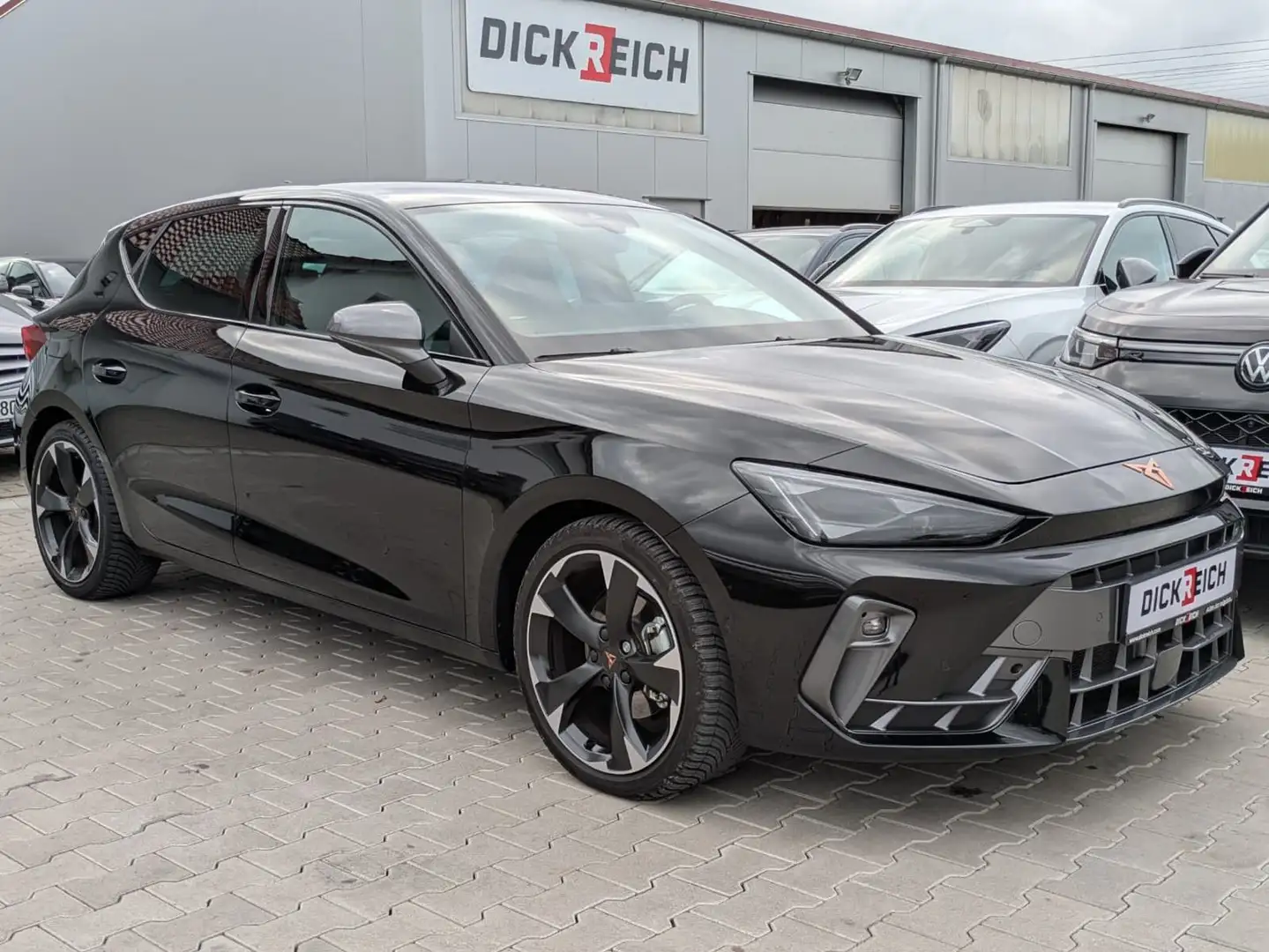 CUPRA Leon 2.0 TDI MATRIX*Dinamica*Sennheiser*Int.DRIV Schwarz - 1