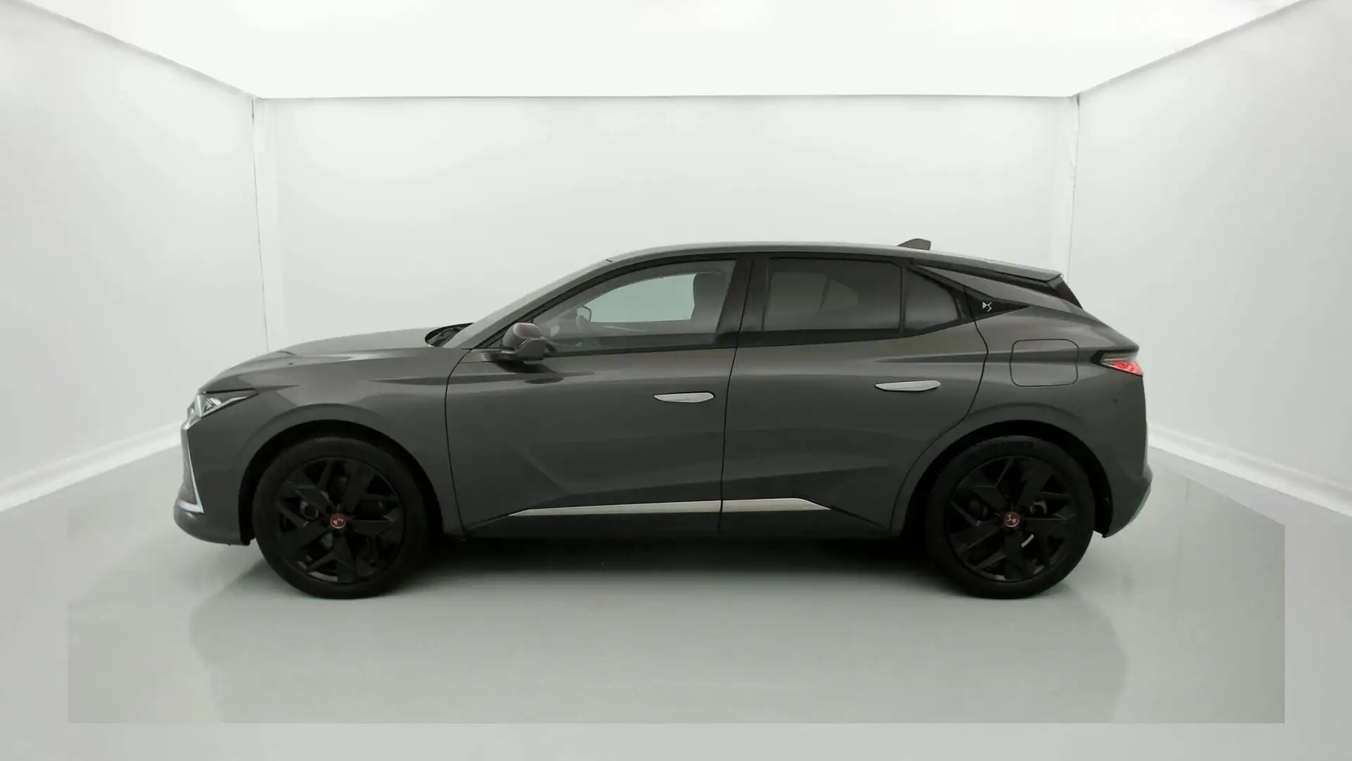 DS Automobiles DS 4 E-TENSE 225 CA performance line + Plateado - 2