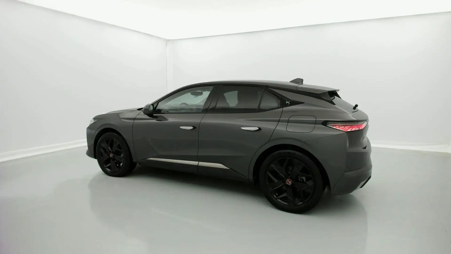 DS Automobiles DS 4 E-TENSE 225 CA performance line + Zilver - 2