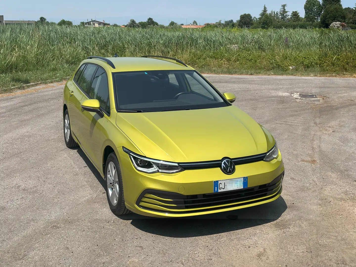 Volkswagen Golf Variant Golf VIII 2020 Variant 1.5 tgi Life 130cv Giallo - 1