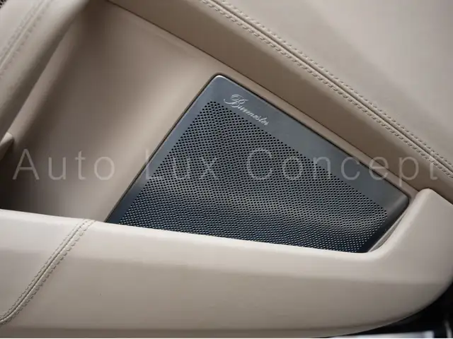 Porsche 911 view 15