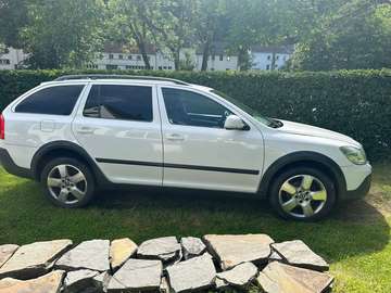 Octavia Combi 2.0 TDI DPF 4x4 Scout