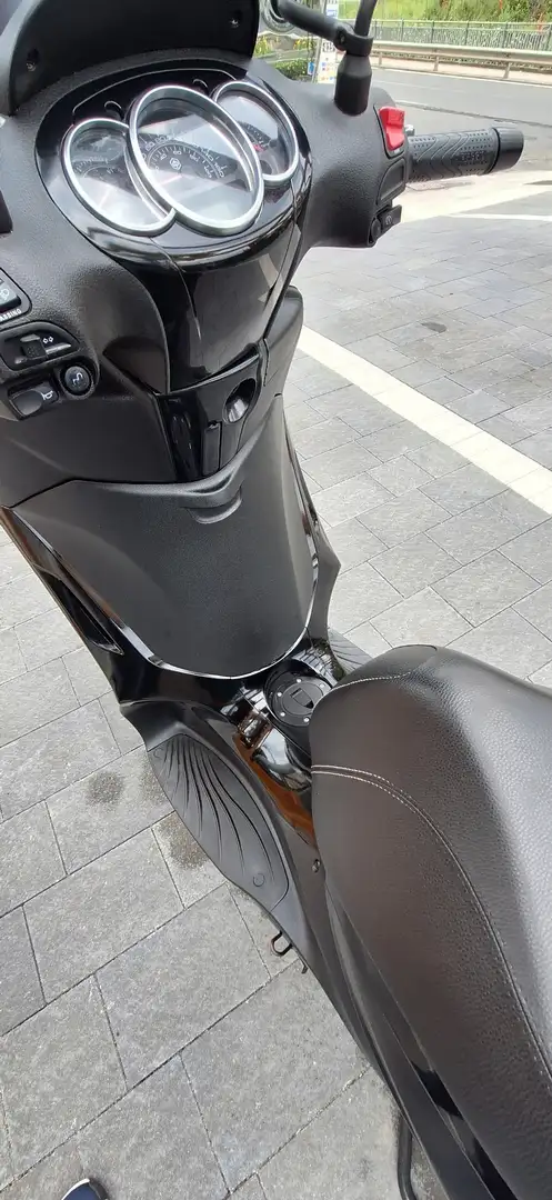 Piaggio Beverly 300 black Negru - 2