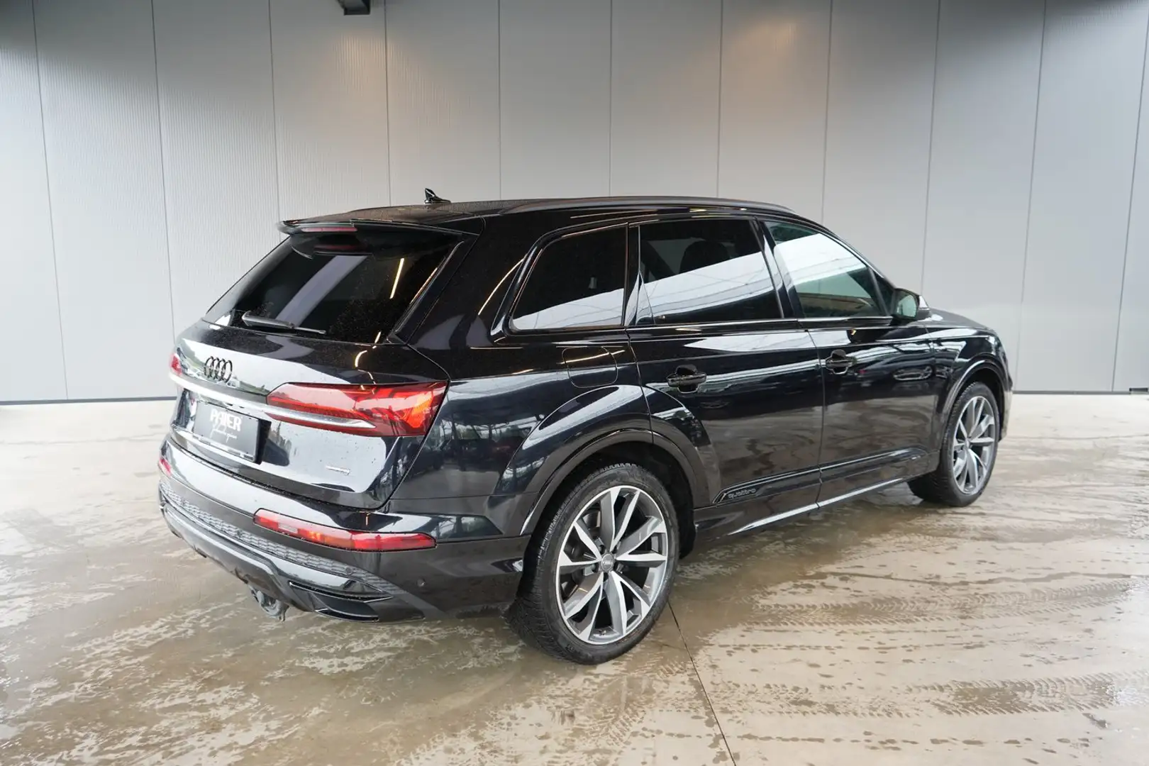 Audi Q7 55 TFSI e quattro S line Schwarz - 2