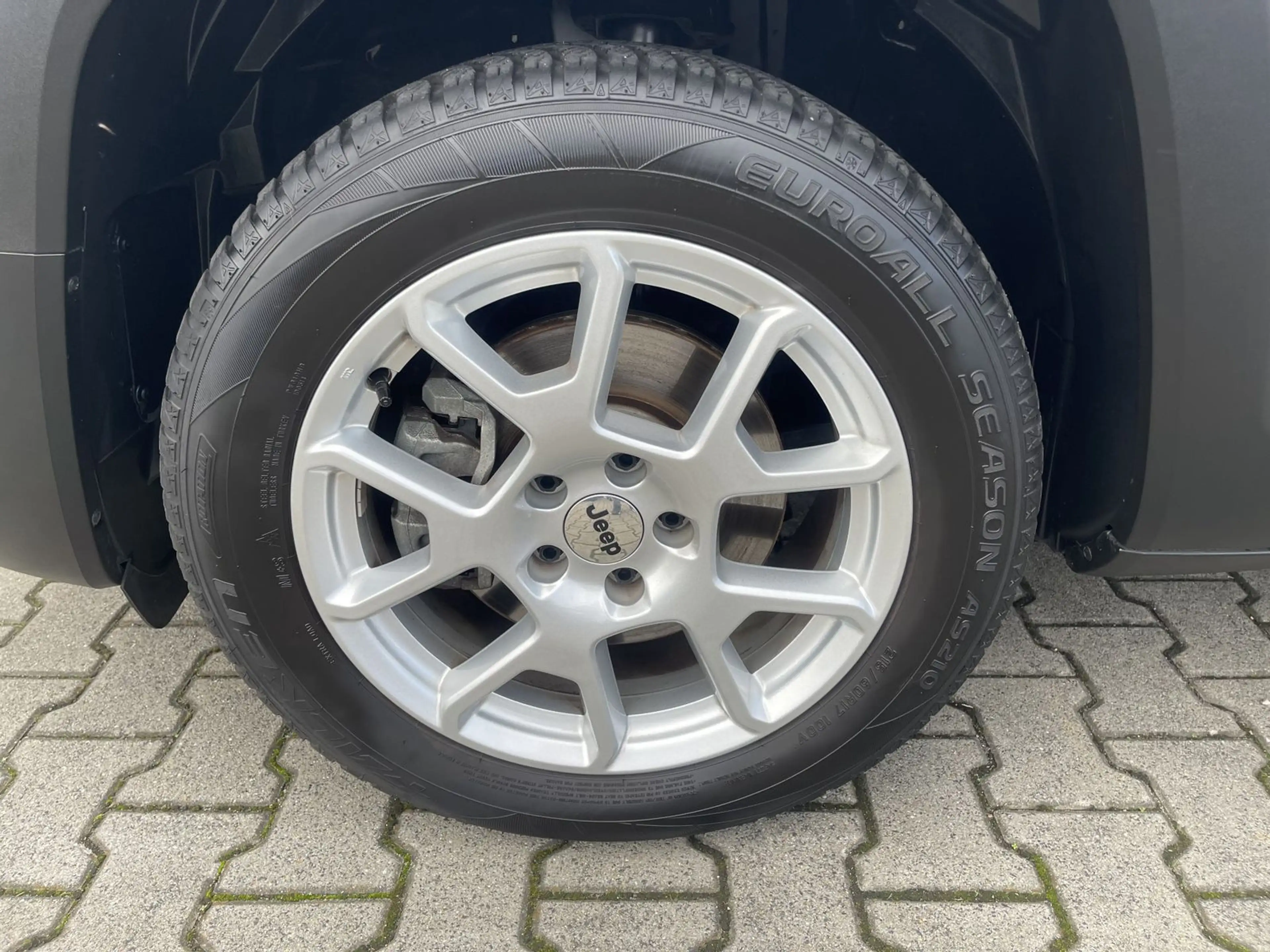 Jeep Renegade Limited 1,5 MHEV Mild Hybrid LED — photo 6