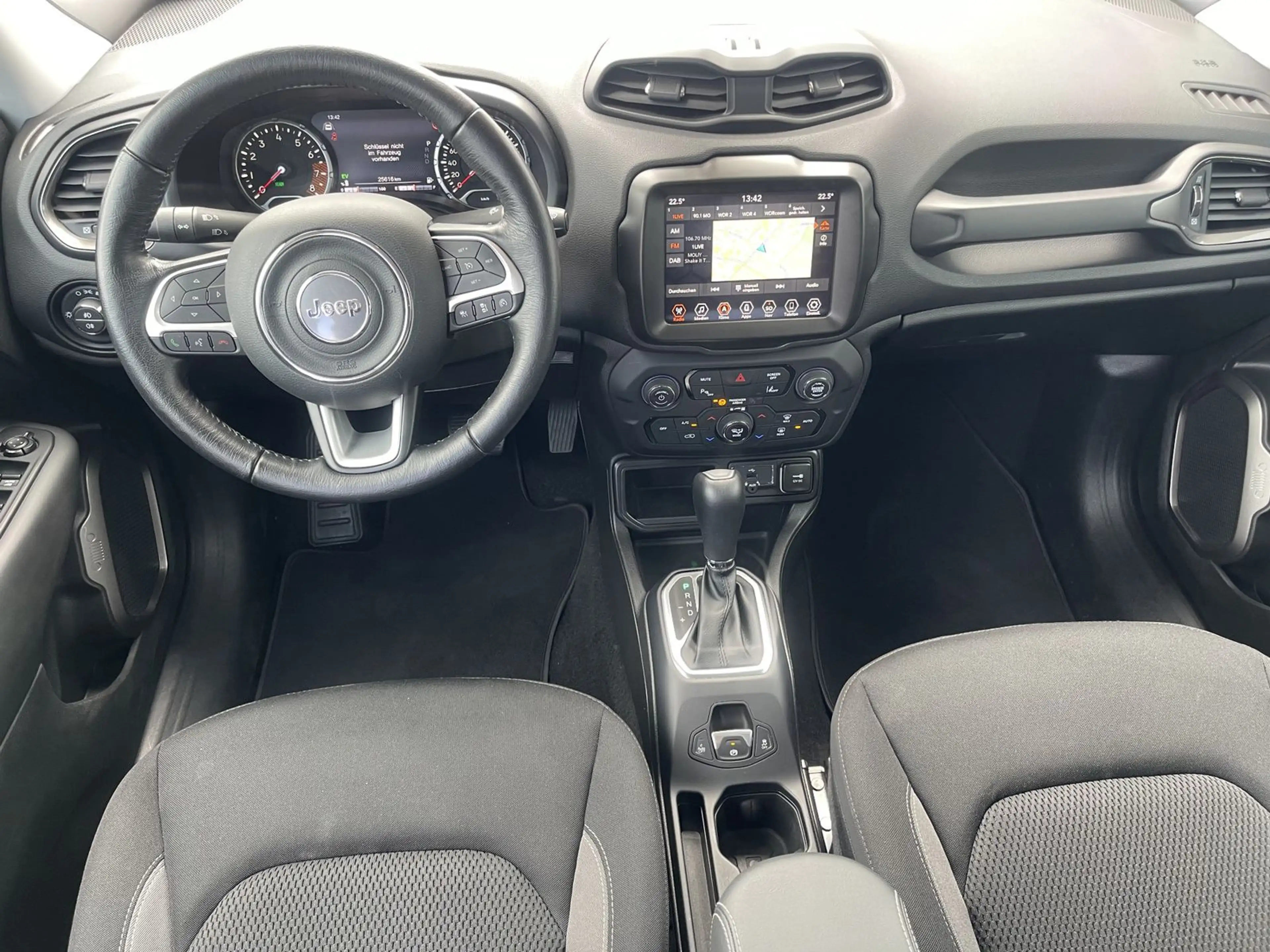 Jeep Renegade Limited 1,5 MHEV Mild Hybrid LED — photo 8