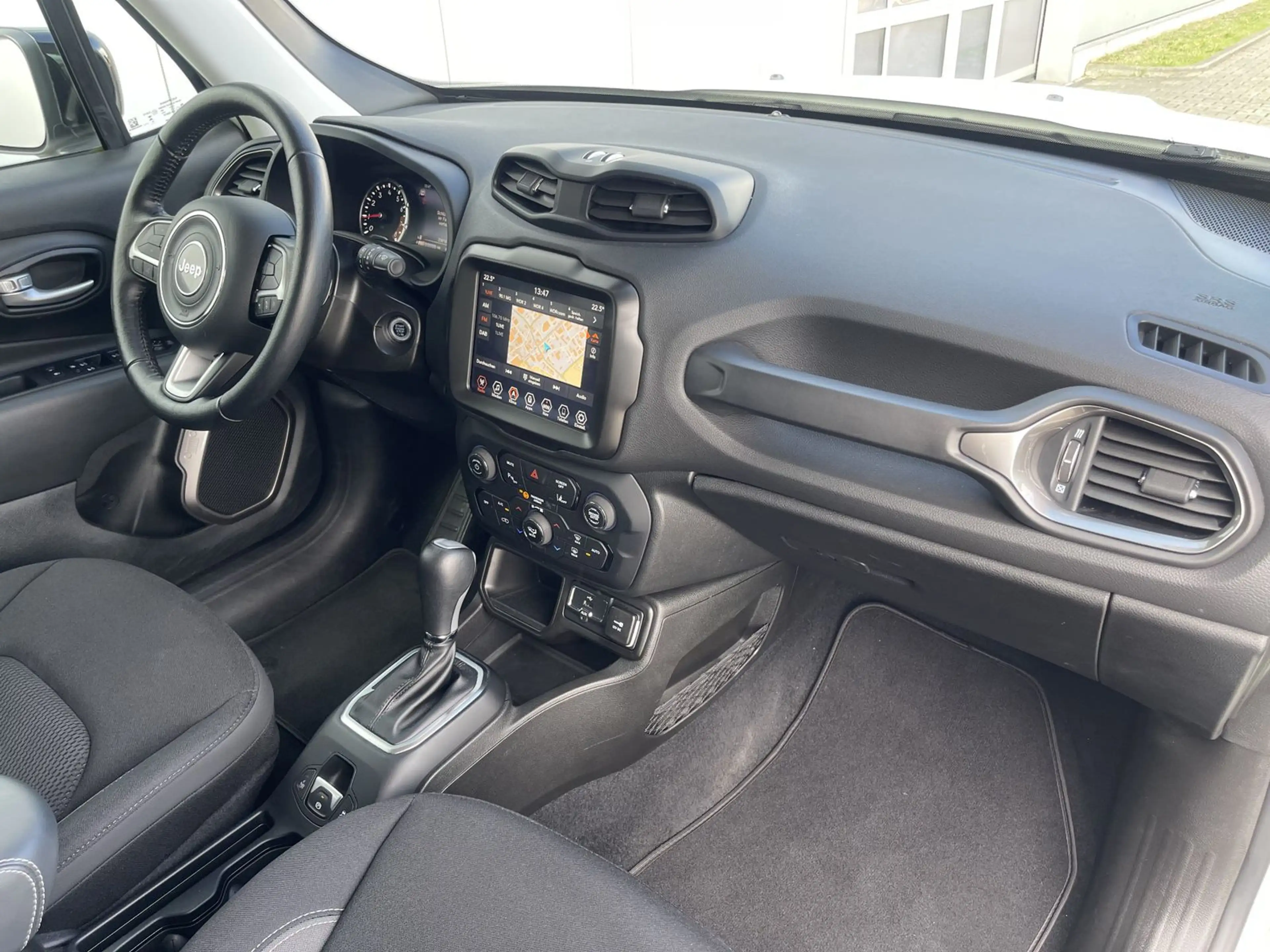 Jeep Renegade Limited 1,5 MHEV Mild Hybrid LED — photo 9