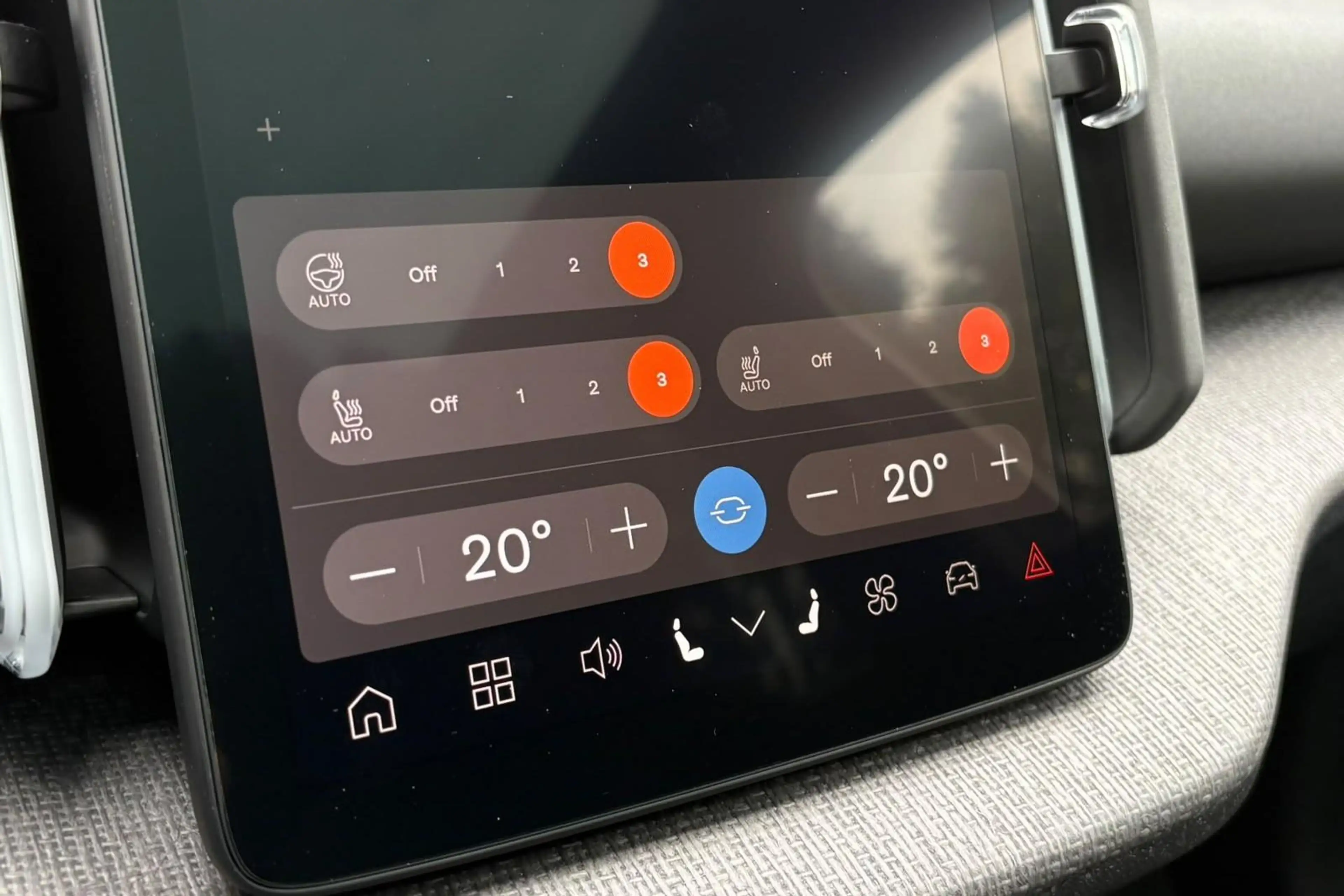 Volvo EX30 Black Edition P5 Long Range Plus Europa | Elektris — photo 14