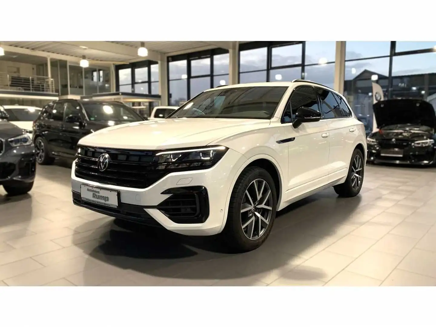 Volkswagen Touareg R 4Motion eHybrid 3.0 V6 TSI EU6d Weiß - 1