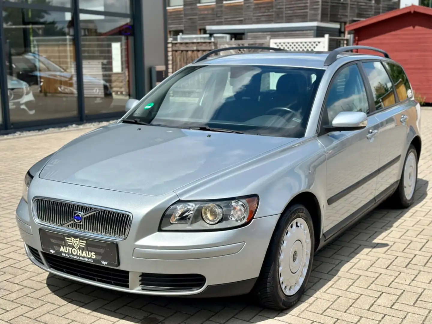 Volvo V50 Kombi 1.6 D Kinetic,Klima,AHK,TOP Срібний - 1