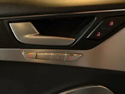 Annonce voiture d'occasion Audi S8 - CARADIZE