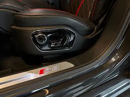 Annonce voiture d'occasion Audi S8 - CARADIZE
