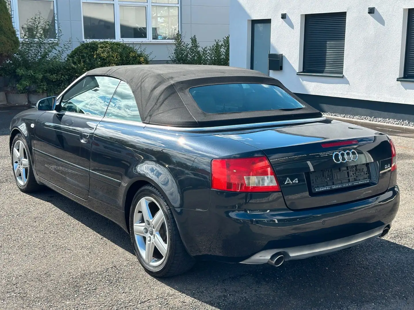 Audi A4 Cabriolet 2.4 AUTOMATIK/HU NEU/ VIELES NEU Noir - 2