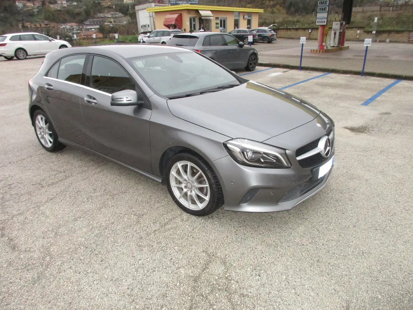 Mercedes-Benz A 180 BlueEfficiency Urban GARANTITA FULL OPTIONAL Grau - 2