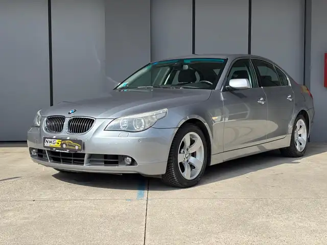 BMW 5 Series view 2