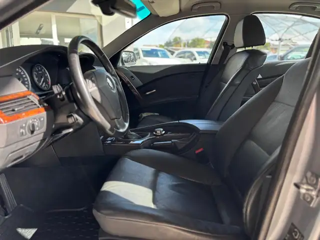 BMW 5 Series view 13