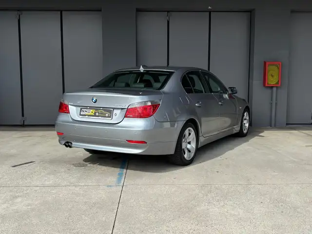 BMW 5 Series view 5
