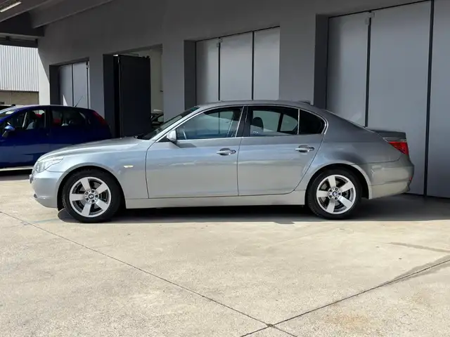 BMW 5 Series view 3