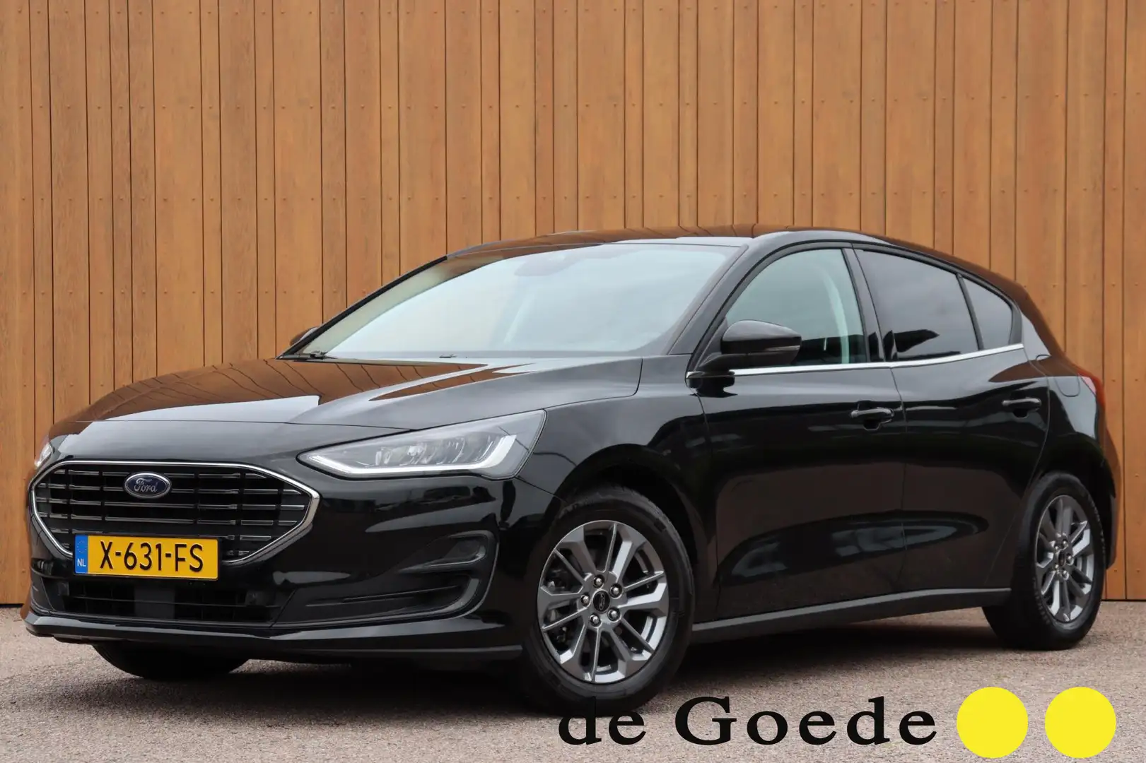 Ford Focus 1.0 EcoBoost Hybrid Titanium org.NL Zwart - 1