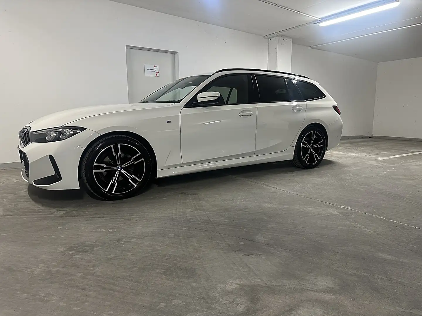 BMW 318 d M Paket Weiß - 2