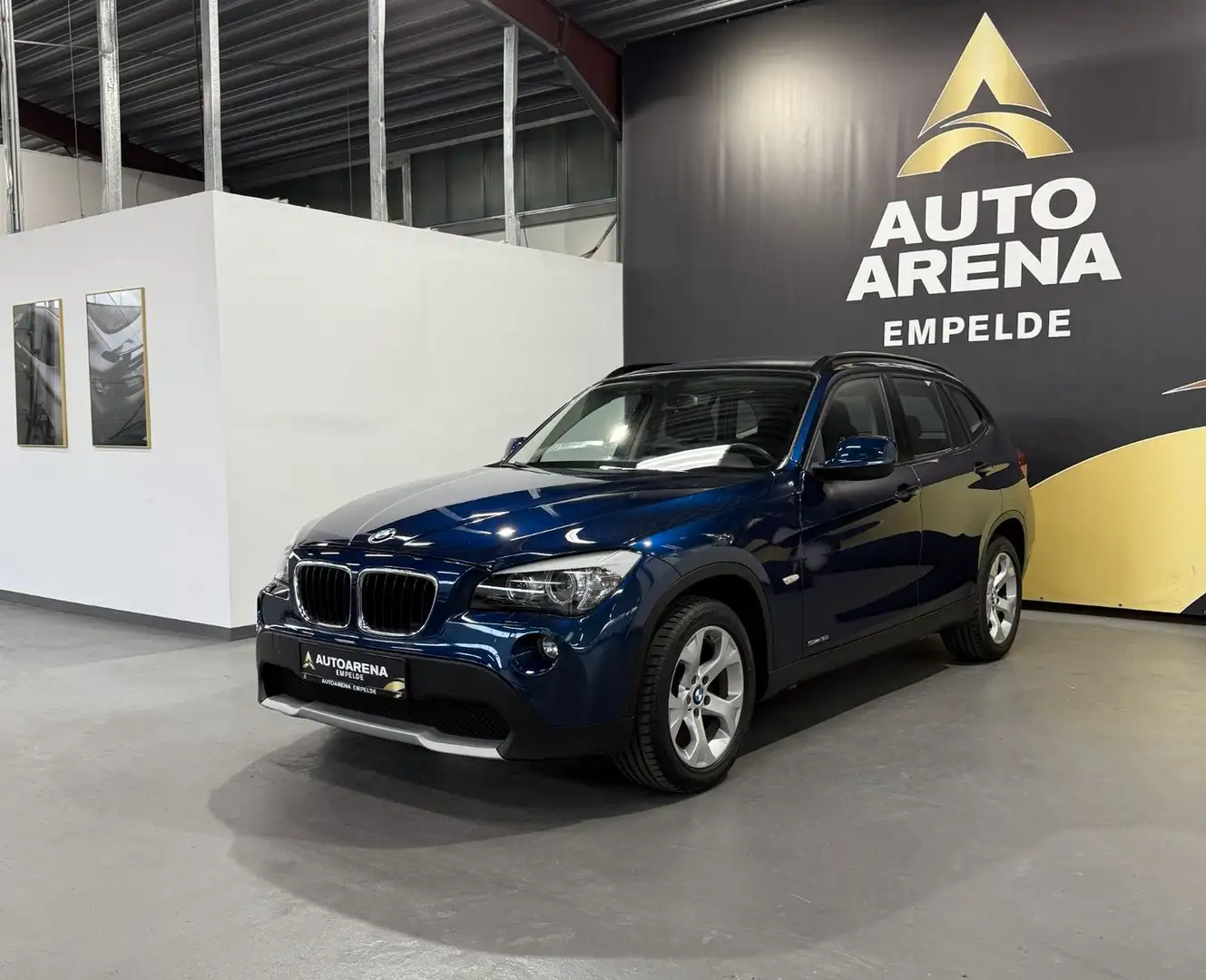 BMW X1 18 i sDrive*Panorma*Bi-Xenon*SZH.*Klima*PDC Blau - 1
