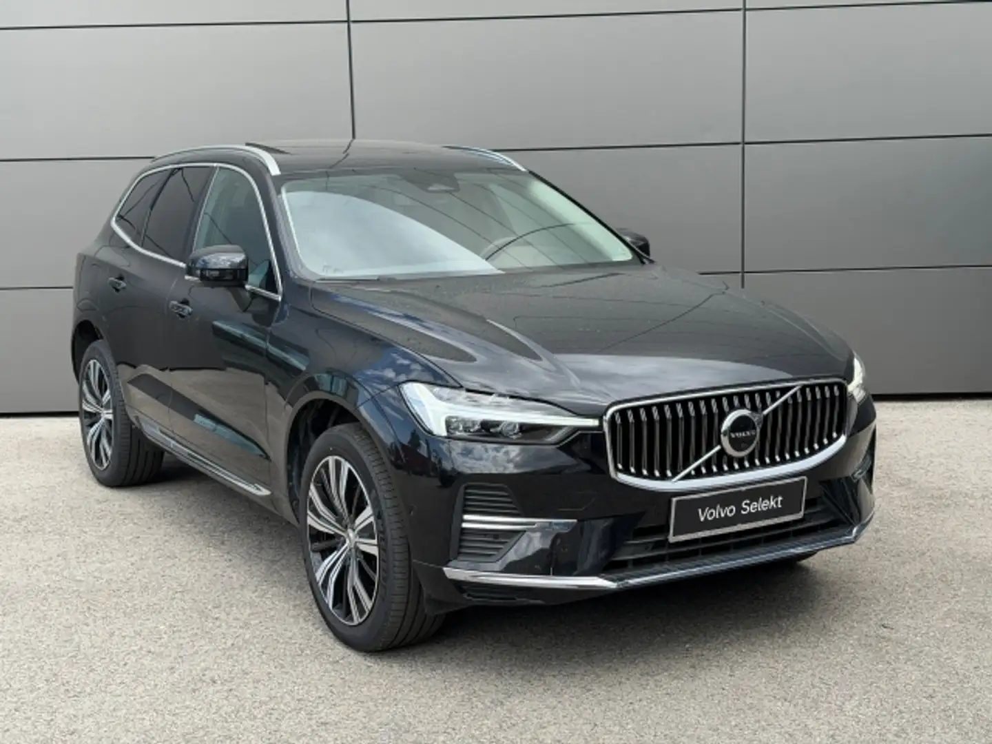 Volvo XC60 B4 Plus Bright Geartronic Schwarz - 1
