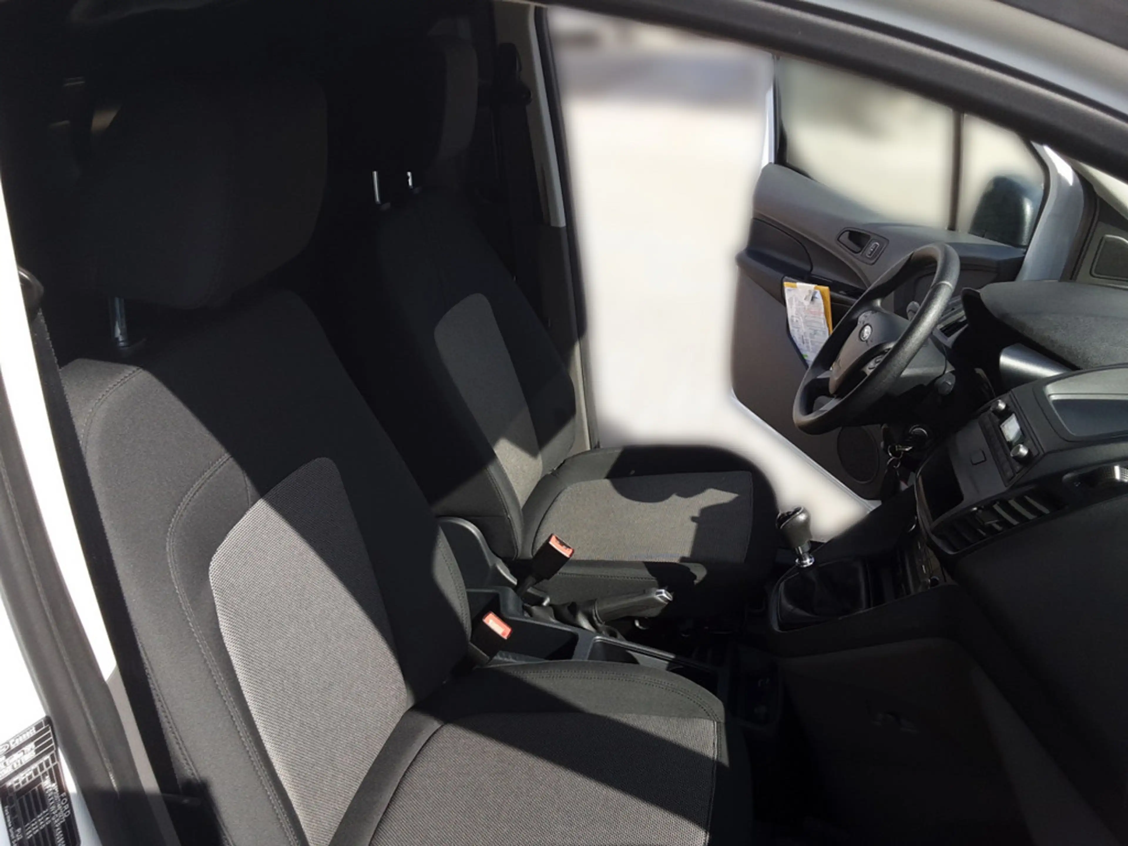 Ford Transit Connect BASIS 220L1 KLIMA PDC — photo 15