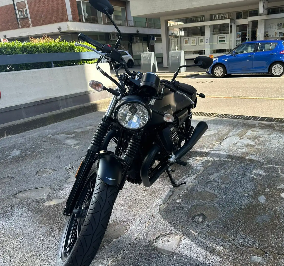 Moto Guzzi V7 Sport Noir - 1