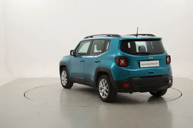 Jeep Renegade view 3