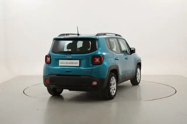 Jeep Renegade view 5