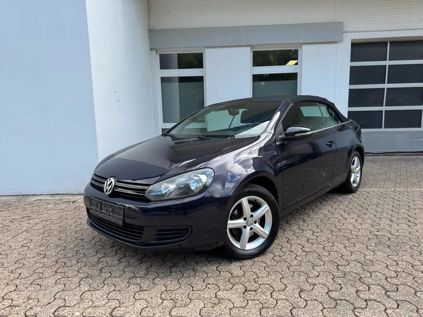 Volkswagen Golf 1.4 TSI Cabriolet Exclusive 2.Hand Navi AHK Violett - 1