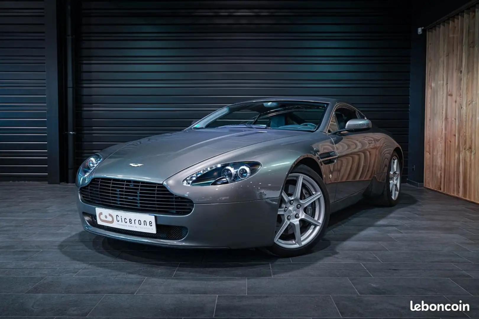 Aston Martin V8 4.3l 380ch FRANÇAISE SIÈGES ÉLECTRIQUES CUIR CICER Zwart - 1