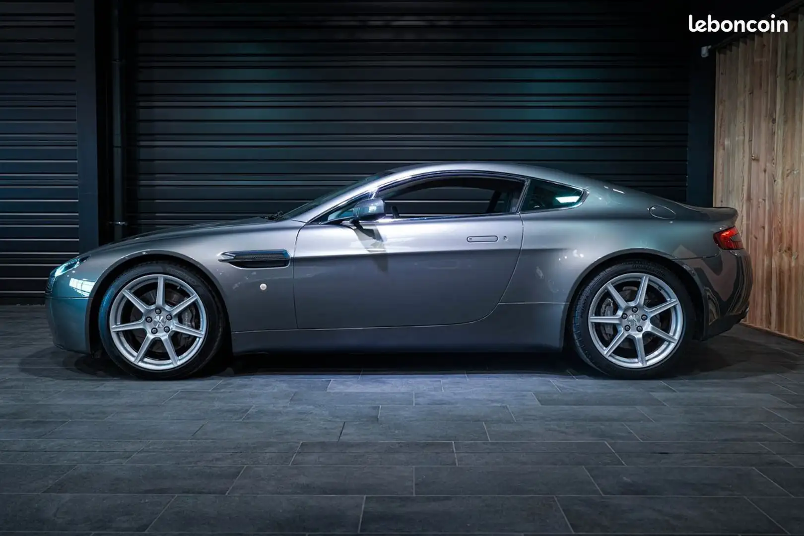 Aston Martin V8 4.3l 380ch FRANÇAISE SIÈGES ÉLECTRIQUES CUIR CICER Zwart - 2