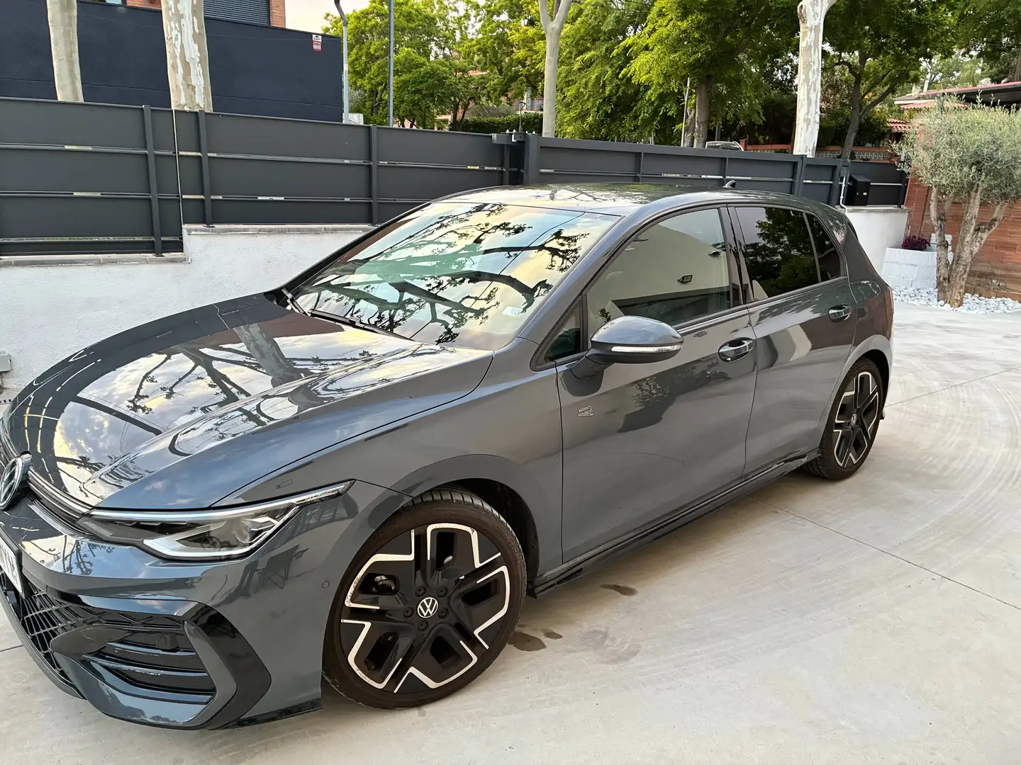 Volkswagen Golf Golf 2.0TDI R-Line DSG 110kW R-Line Gris - 2