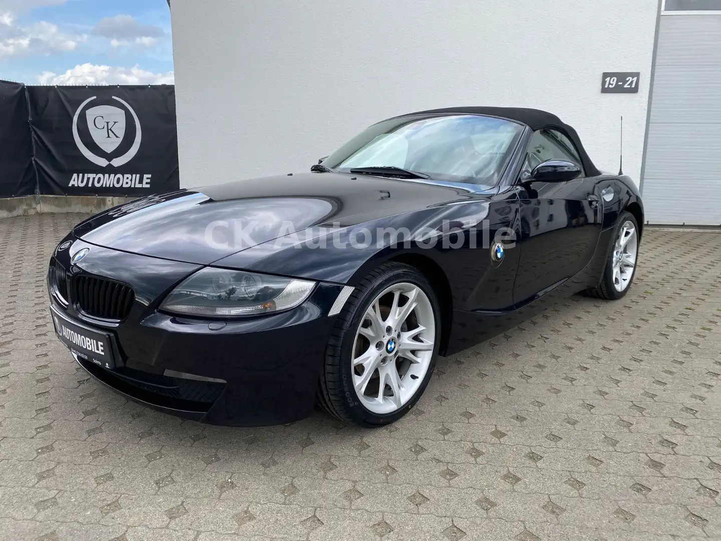 BMW Z4 Roadster 2.0i Advantage/Leder/Bi-Xenon/PDC Schwarz - 1