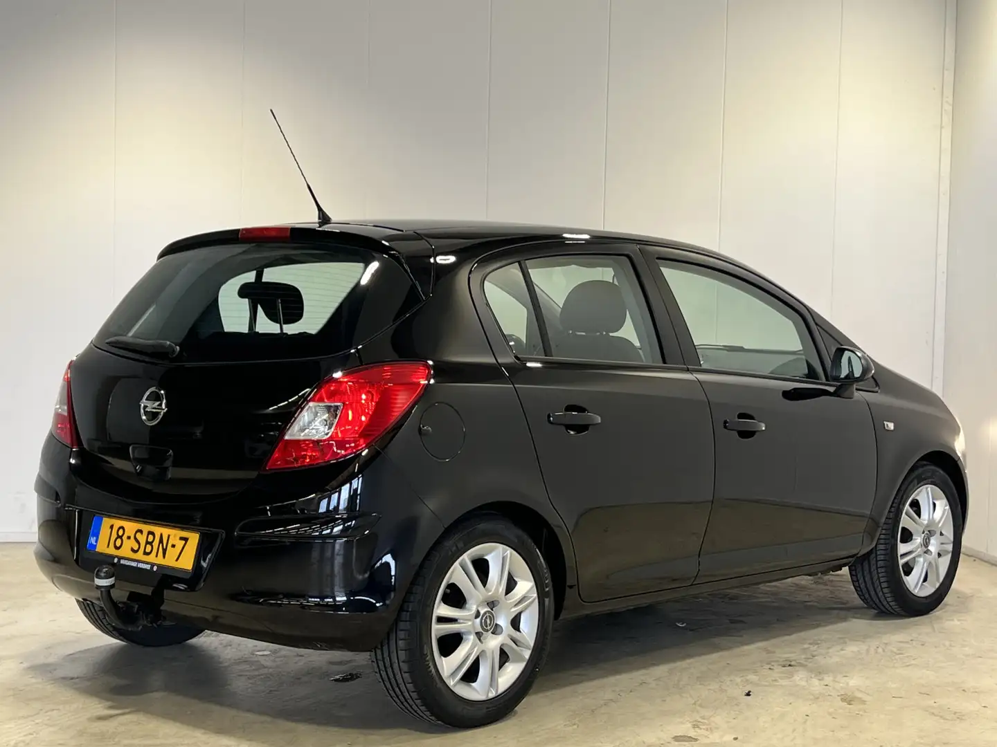 Opel Corsa 1.2-16V Edition | NL Auto | LM velgen 16" | Tweede Zwart - 2